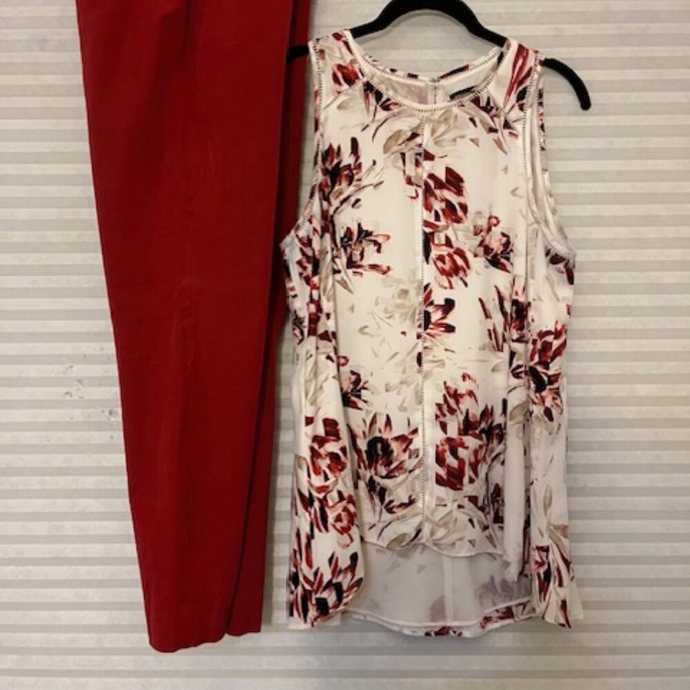 White House Black Market Women M Ivory Red Floral Sleeveless Swing Hi/Lo Blouse